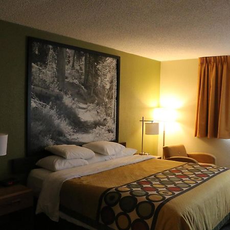 Super 8 By Wyndham Windsor/Madison North Hotell Rum bild